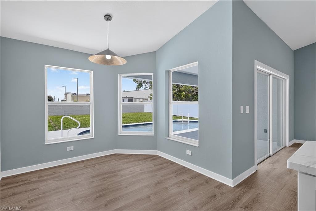 15579 Spring Line LN-32