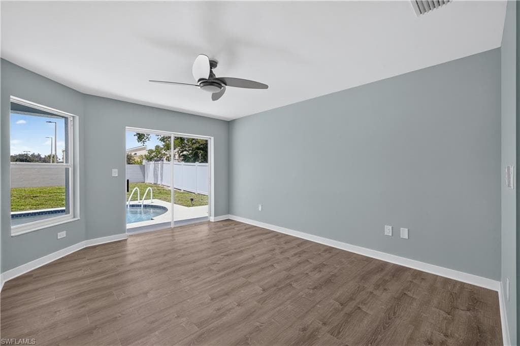 15579 Spring Line LN-14