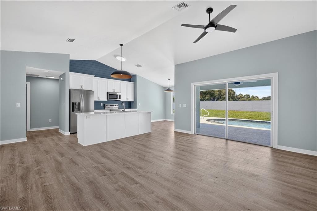 15579 Spring Line LN-39