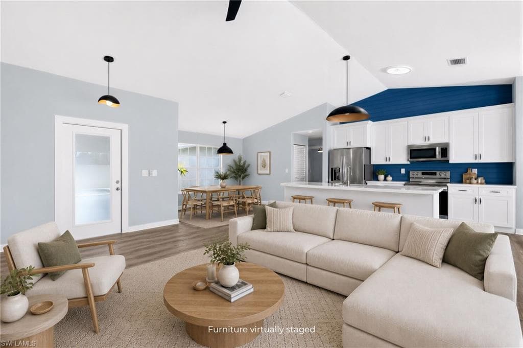 15579 Spring Line LN-4