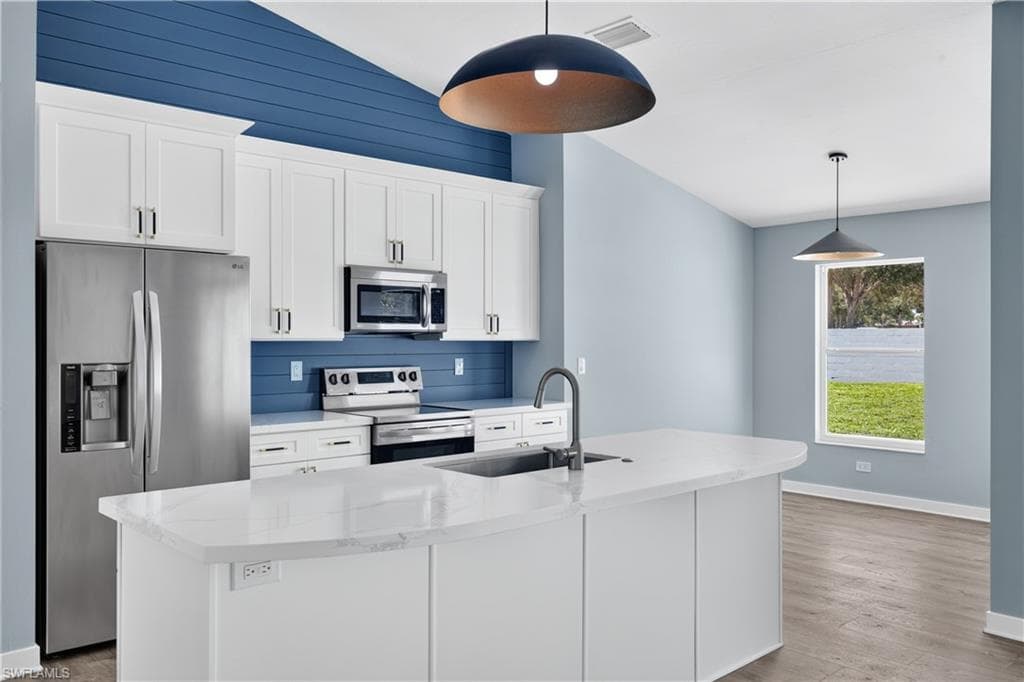 15579 Spring Line LN-8