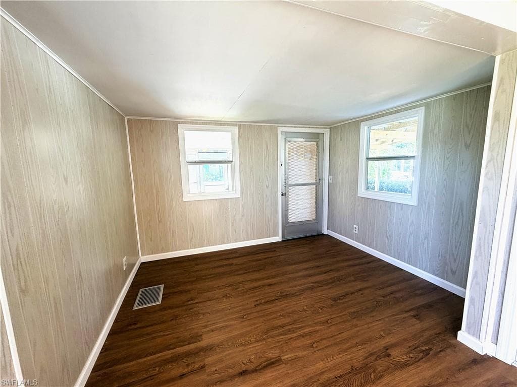 139 Gaslight AVE-16