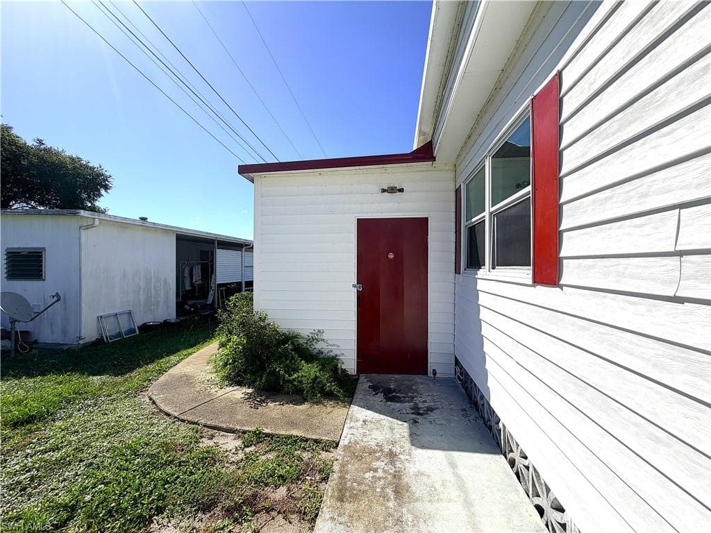 139 Gaslight AVE-21