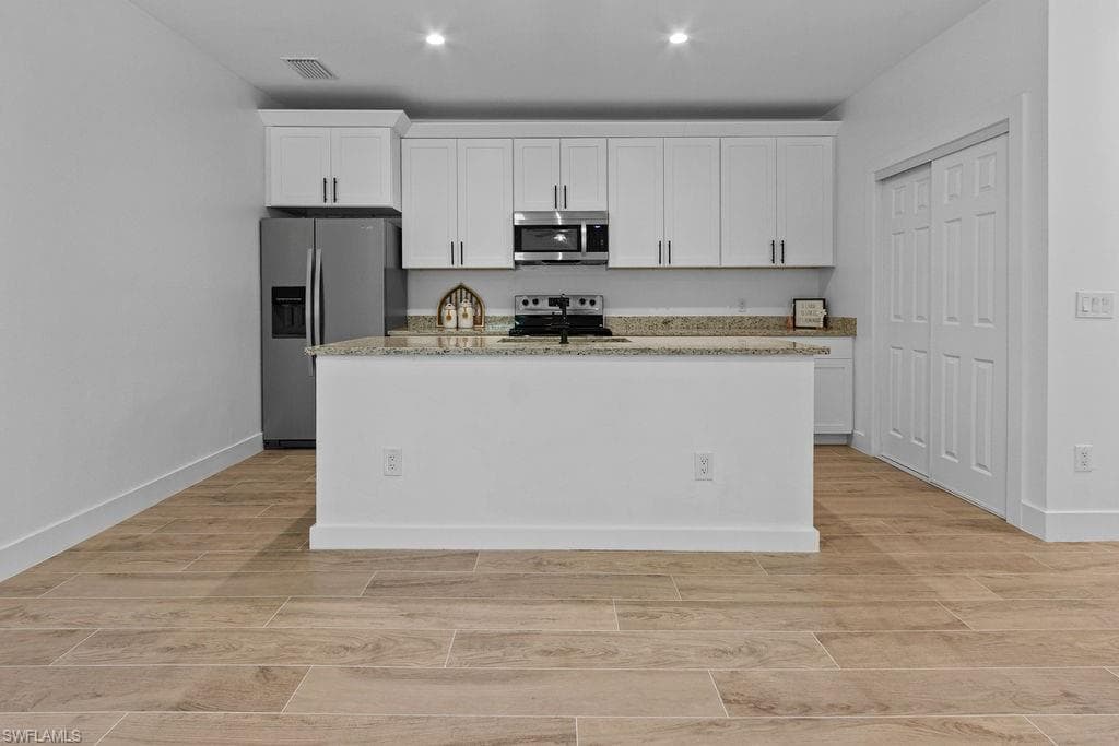 2008 Robert AVE-8