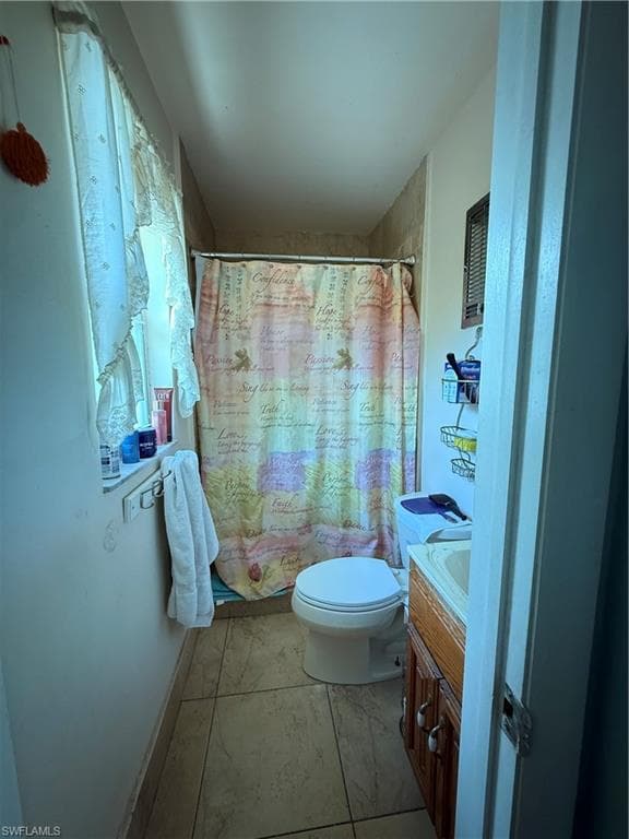 1379 Golf DR-7