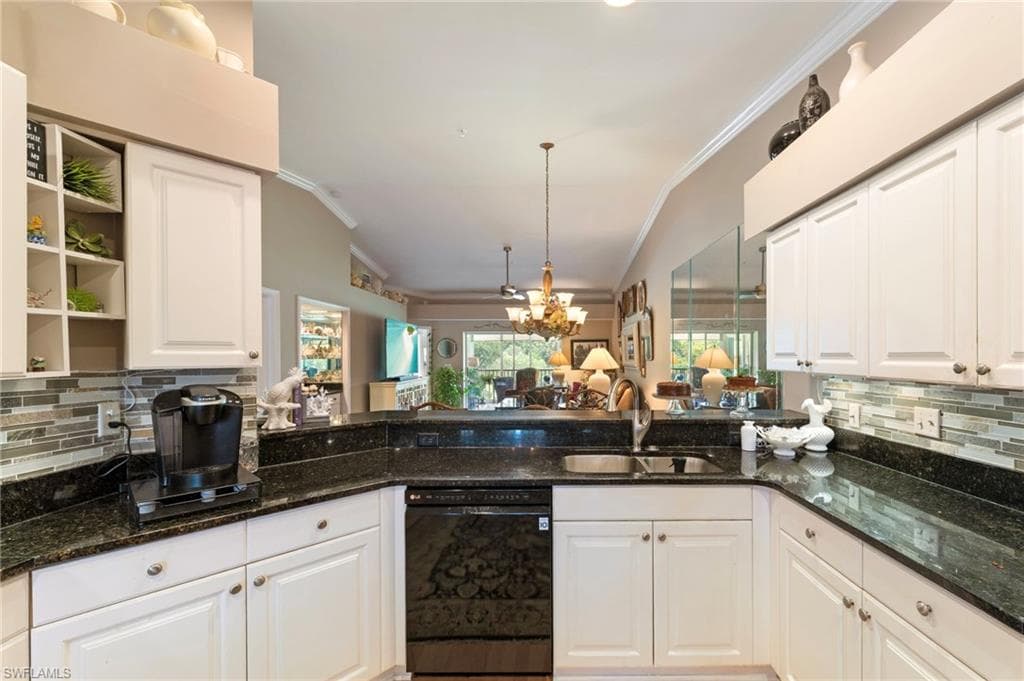 26160 Clarkston DR 201-9