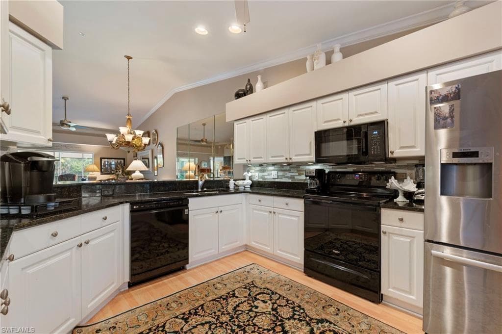 26160 Clarkston DR 201-8