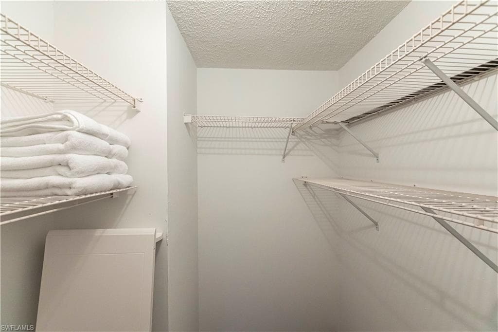 6775 Lake McGregor CIR-22