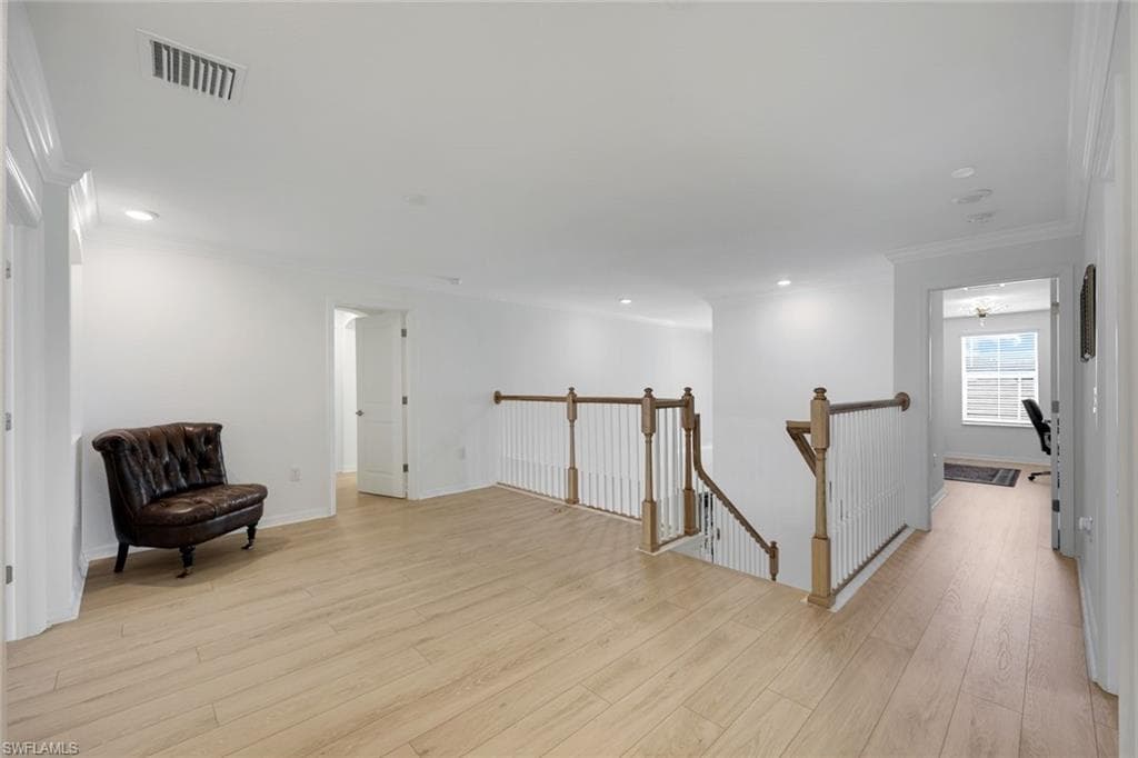 2159 Hamlin ST-23