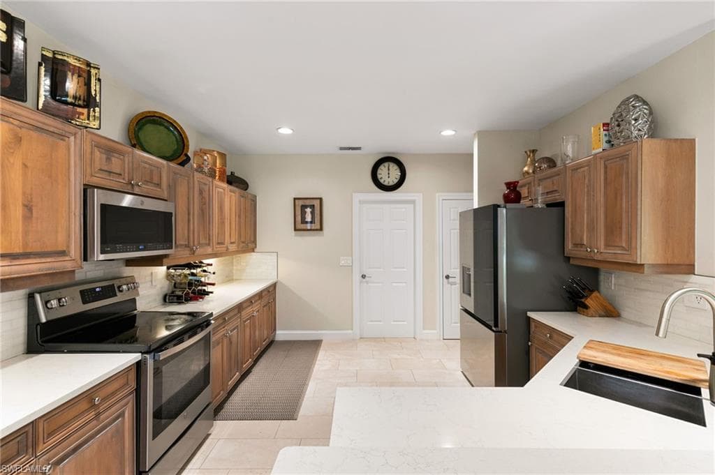 6561 Autumn Woods BLVD-10
