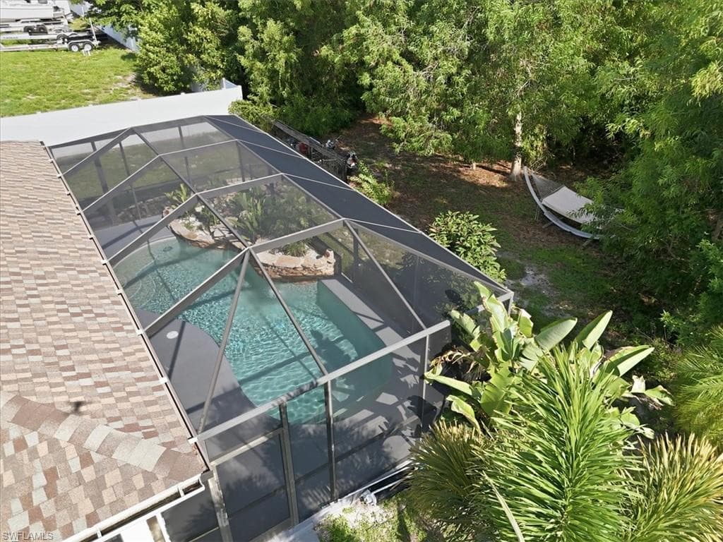 5748 Linden LN-10