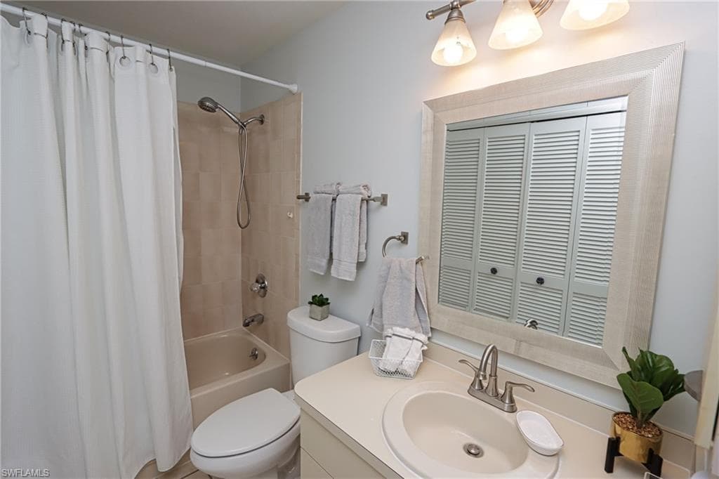 10805 Queen Anne LN 203-18