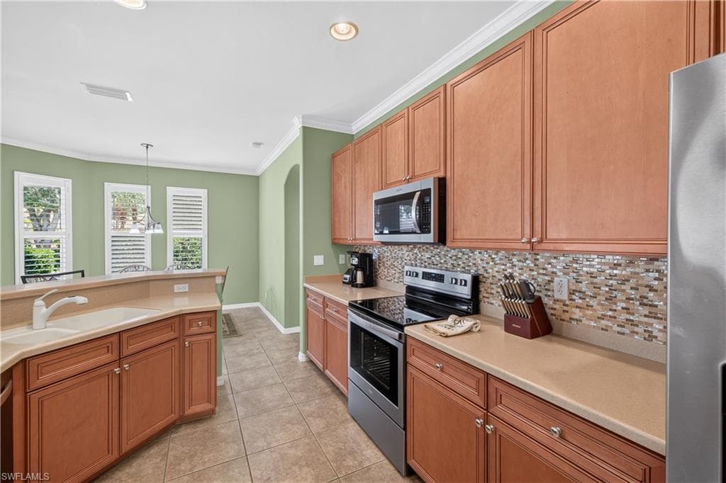 13818 Village Creek DR-17