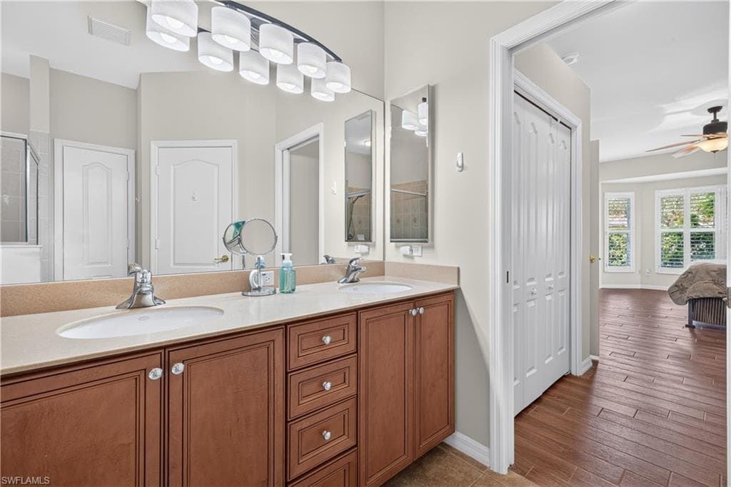 13818 Village Creek DR-24
