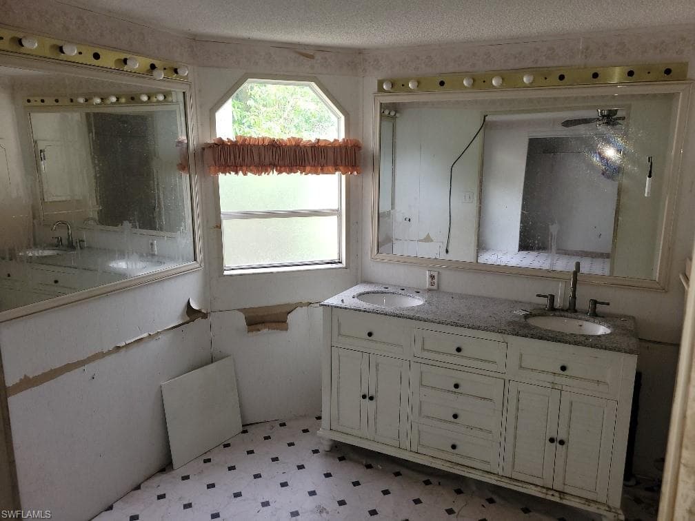 12040 Live Oak DR-7