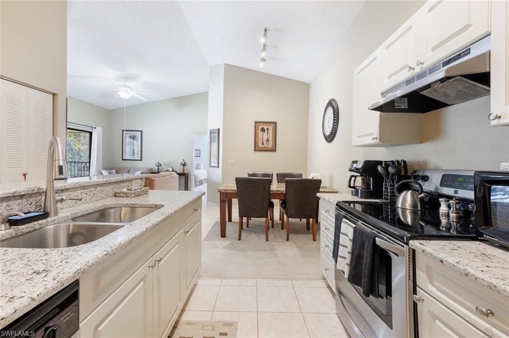 2190 Arbour Walk CIR 2221-1
