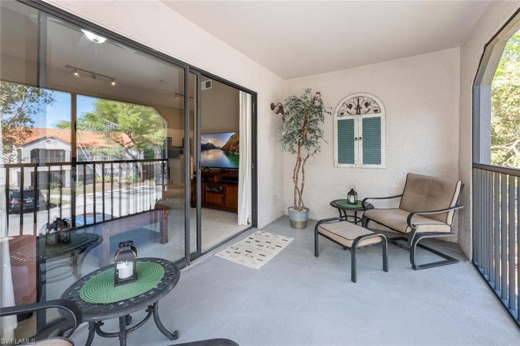 2190 Arbour Walk CIR 2221-21