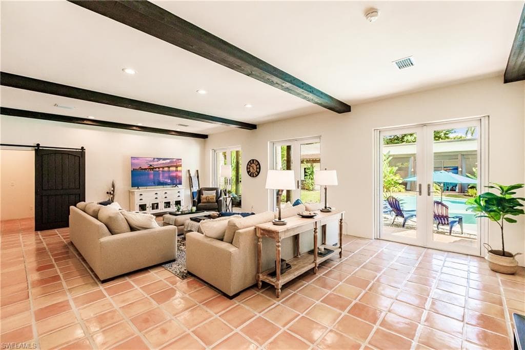 1291 Caloosa DR-6