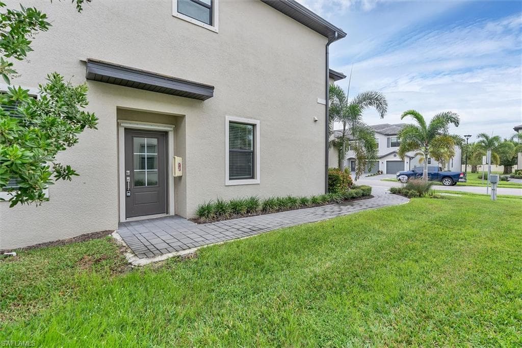 14204 Pine Lodge LN-27