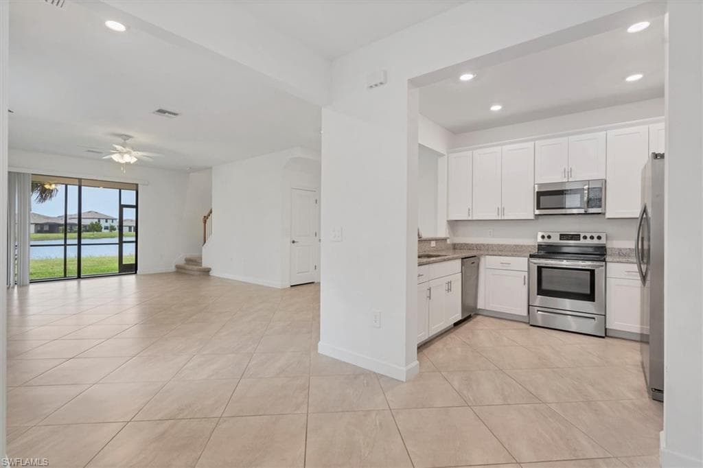 14204 Pine Lodge LN-12