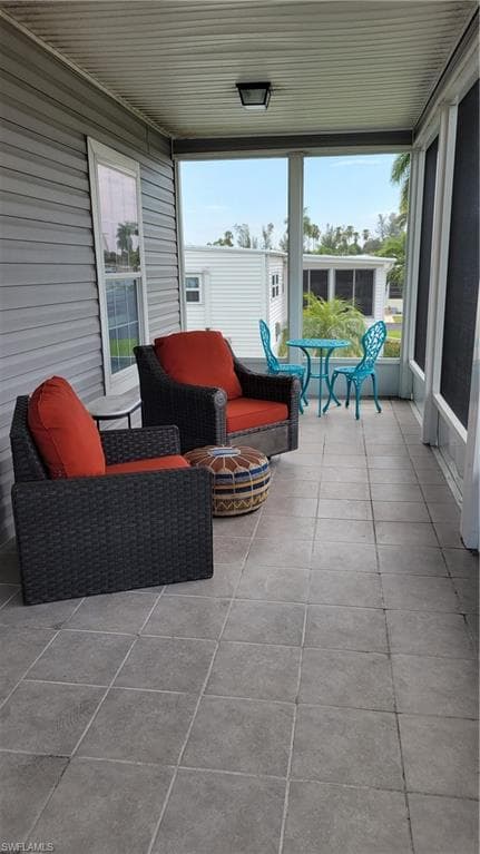 302 Shoreland DR-12