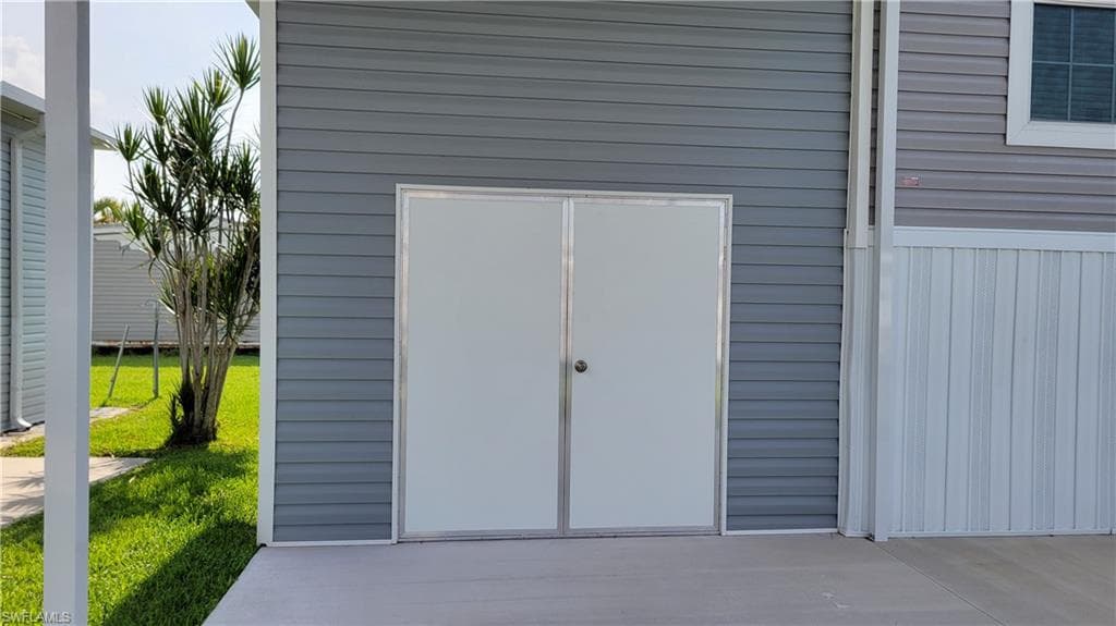 302 Shoreland DR-24