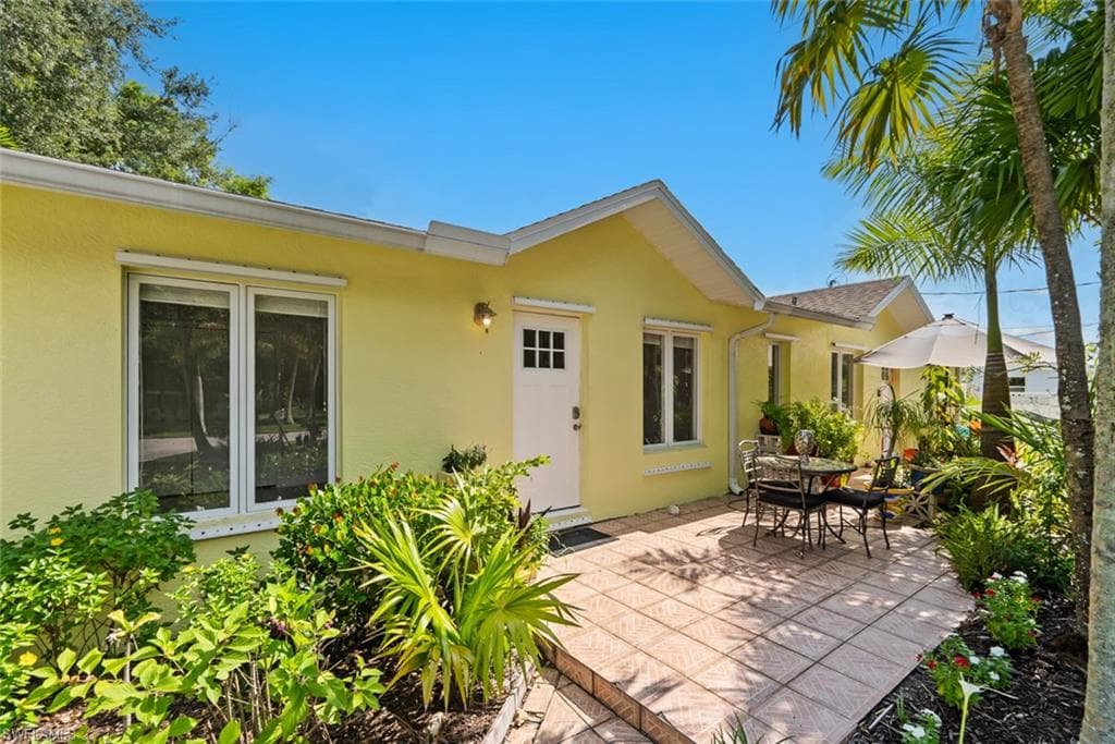 2437 Sunset AVE-2