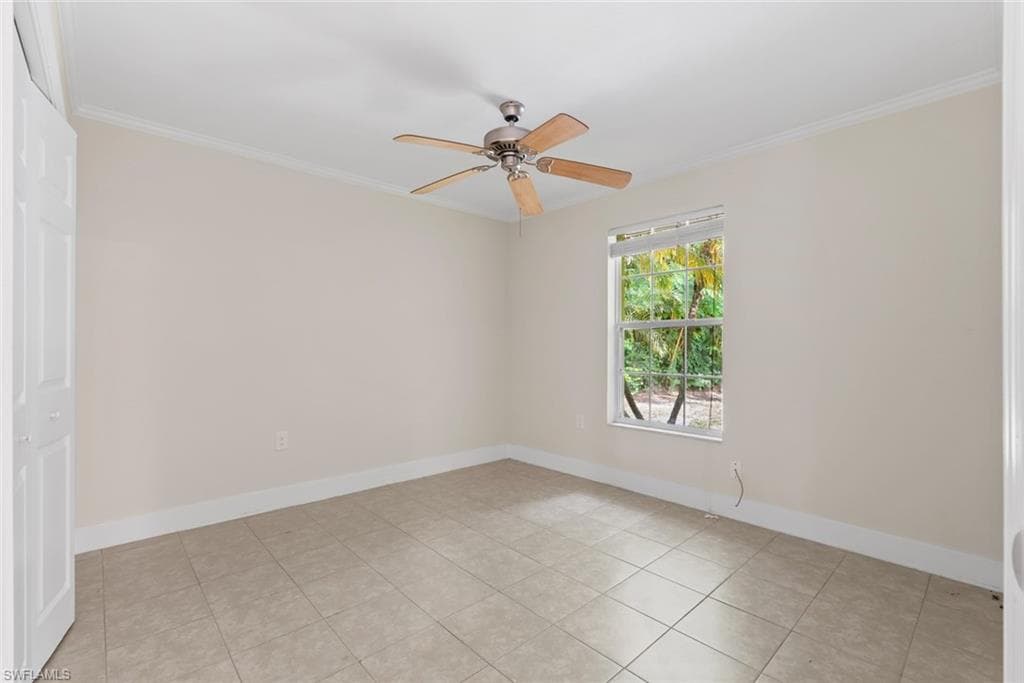 2437 Sunset AVE-14