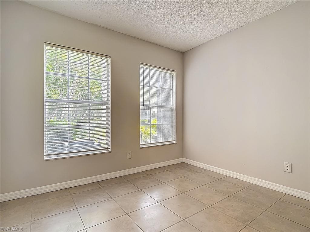194 Santa Clara DR 12-20
