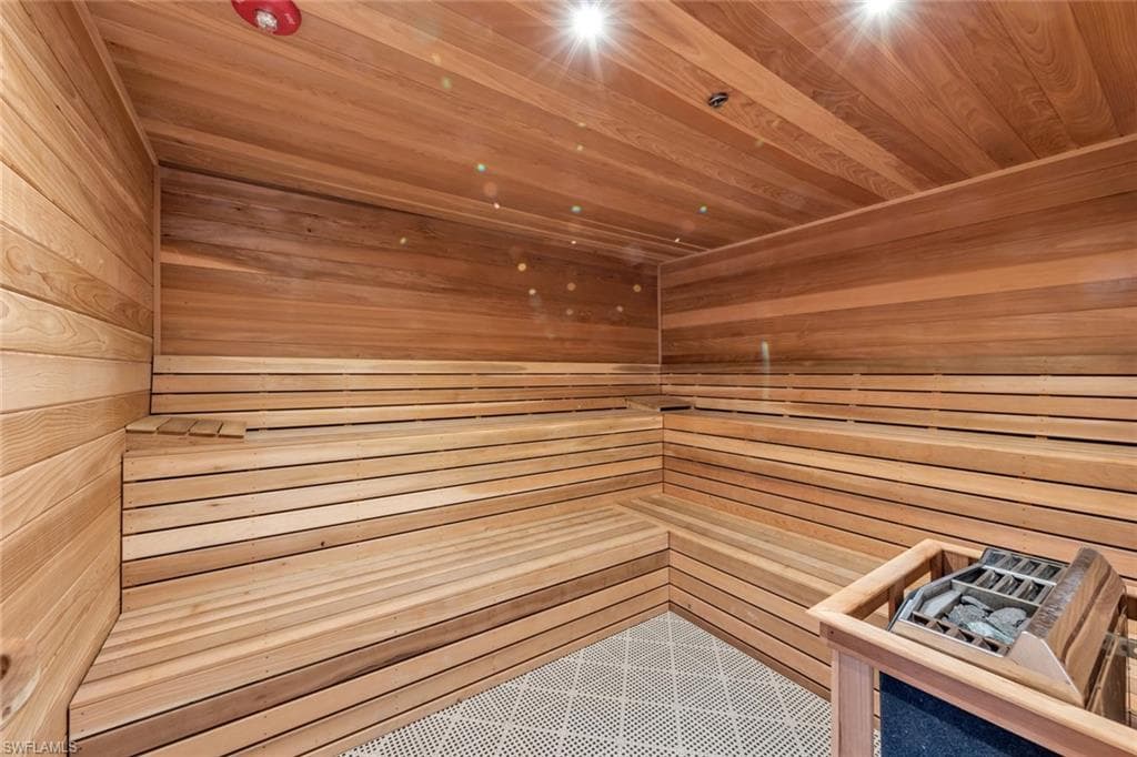 13424 Golden Palms CIR-15