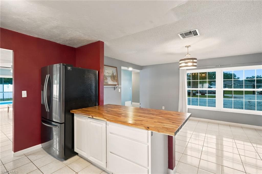 301 Hollywood ST-2