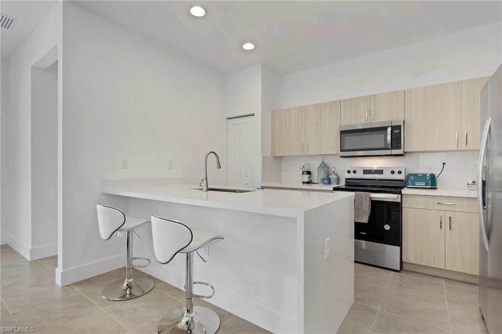 5116 Isidora LN-6