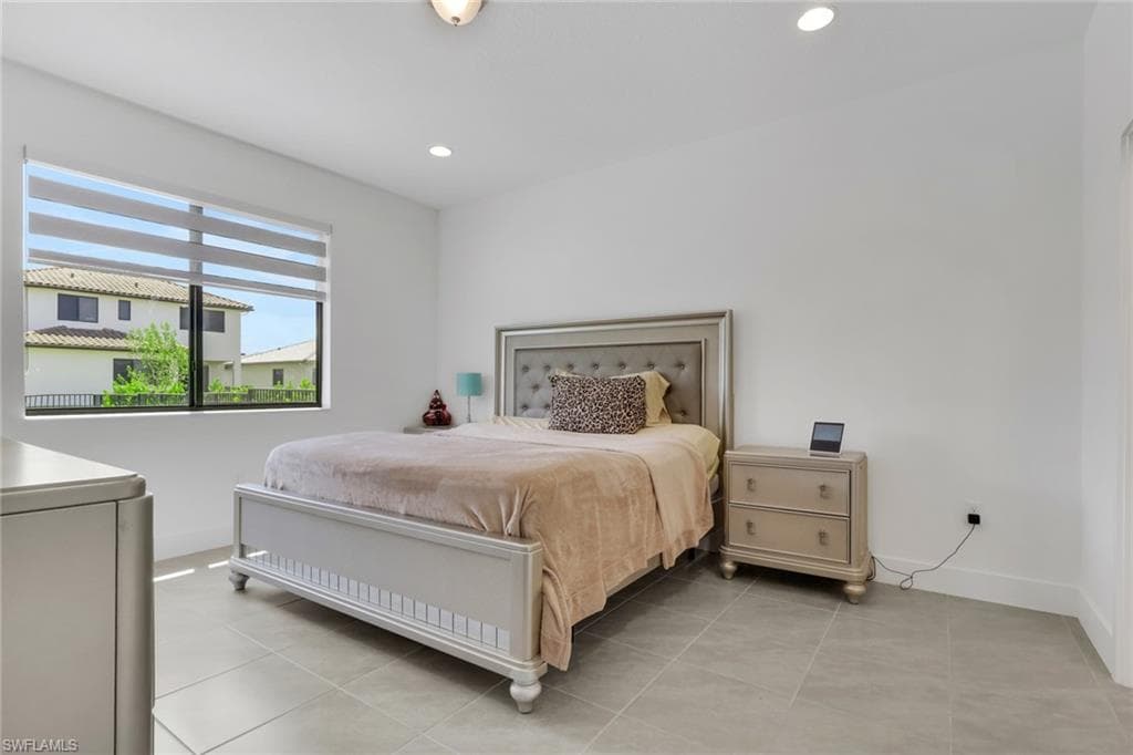 5116 Isidora LN-13