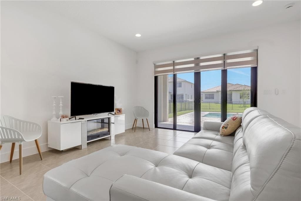 5116 Isidora LN-10