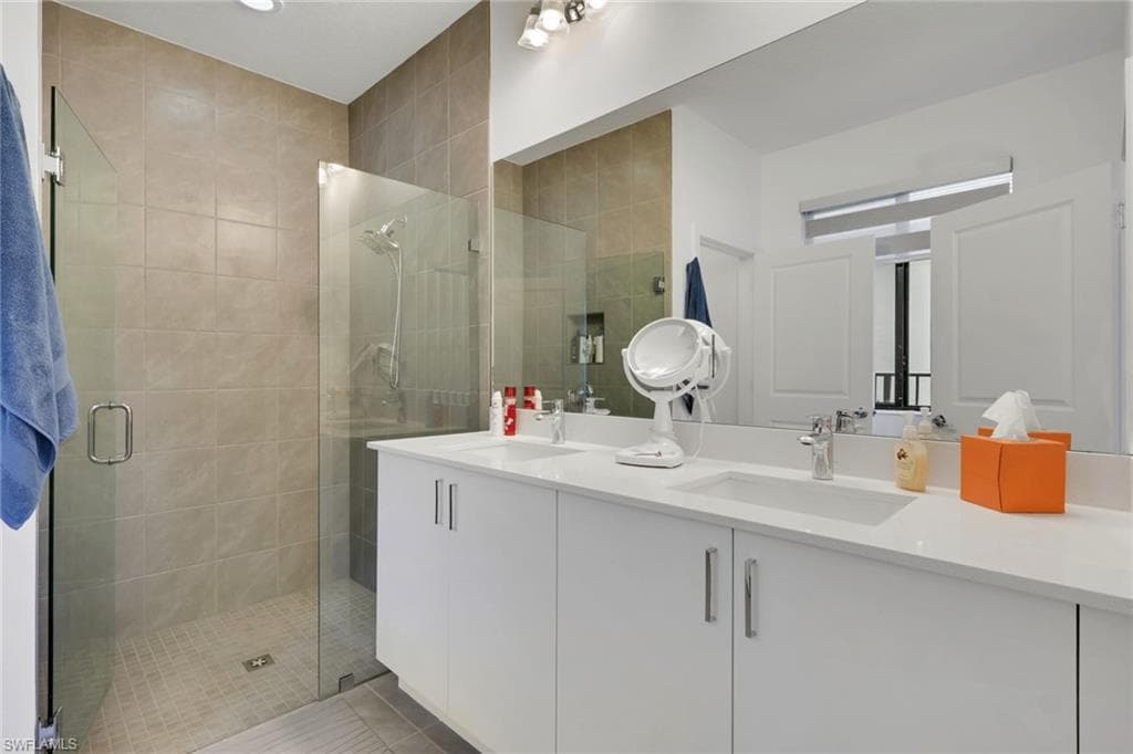 5116 Isidora LN-18