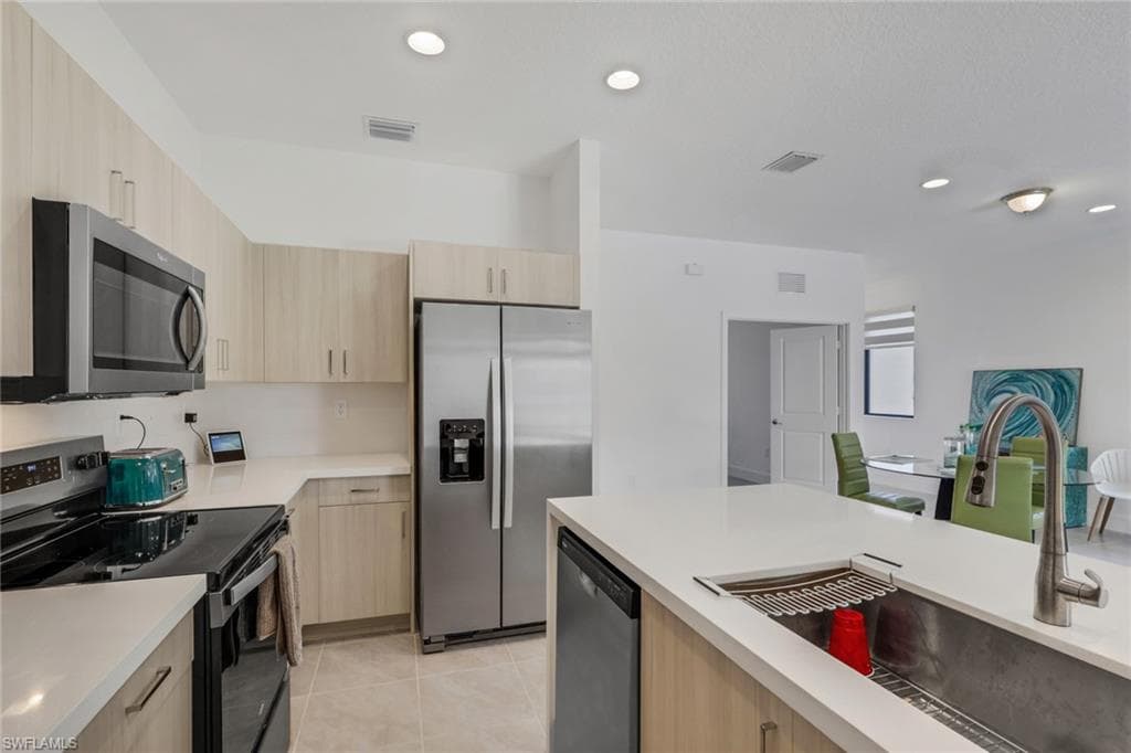 5116 Isidora LN-4