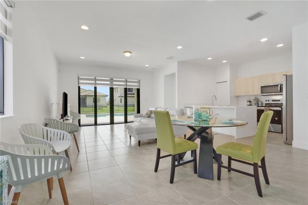 5116 Isidora LN-8