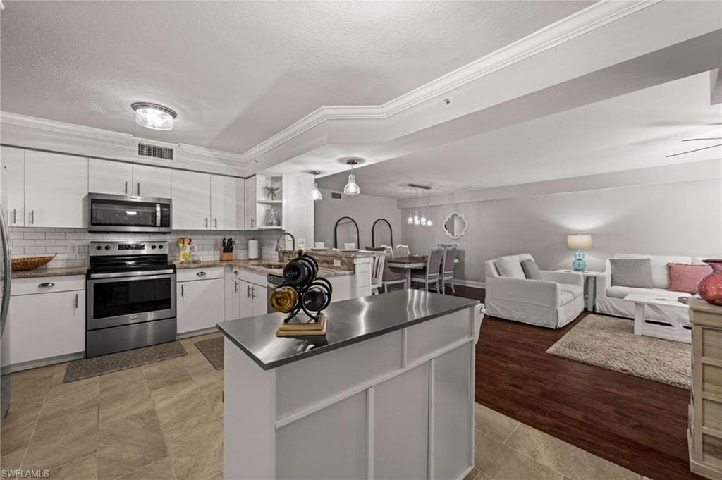 25711 Lake Amelia WAY 102-3