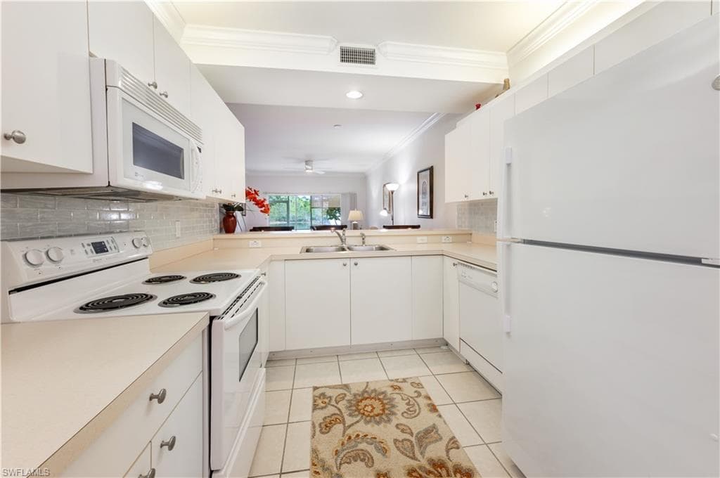 431 Valerie WAY 103-6