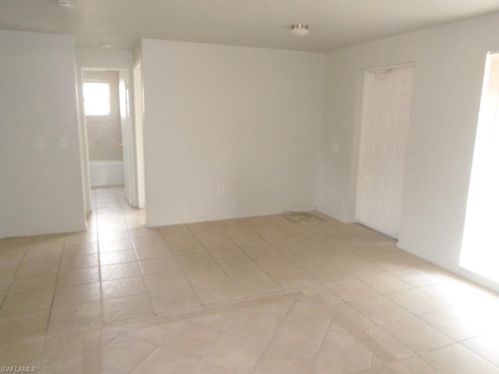 330 Ottumwa AVE-3