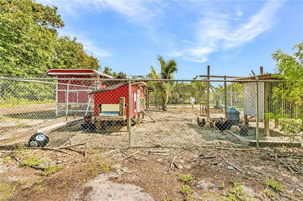 12303 Cristi WAY-11