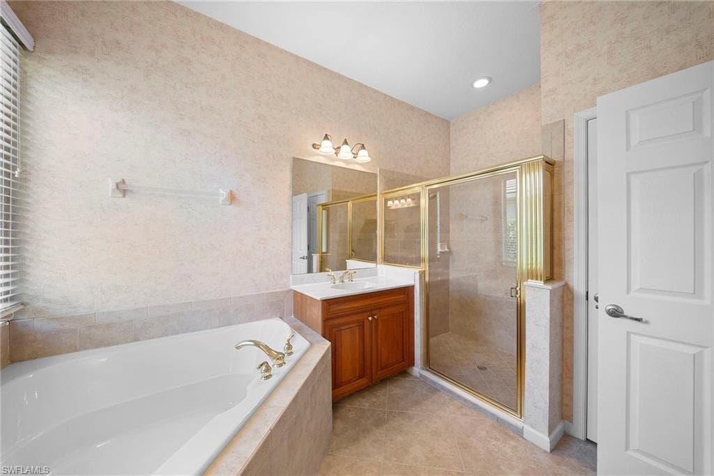 7914 Founders CIR-17