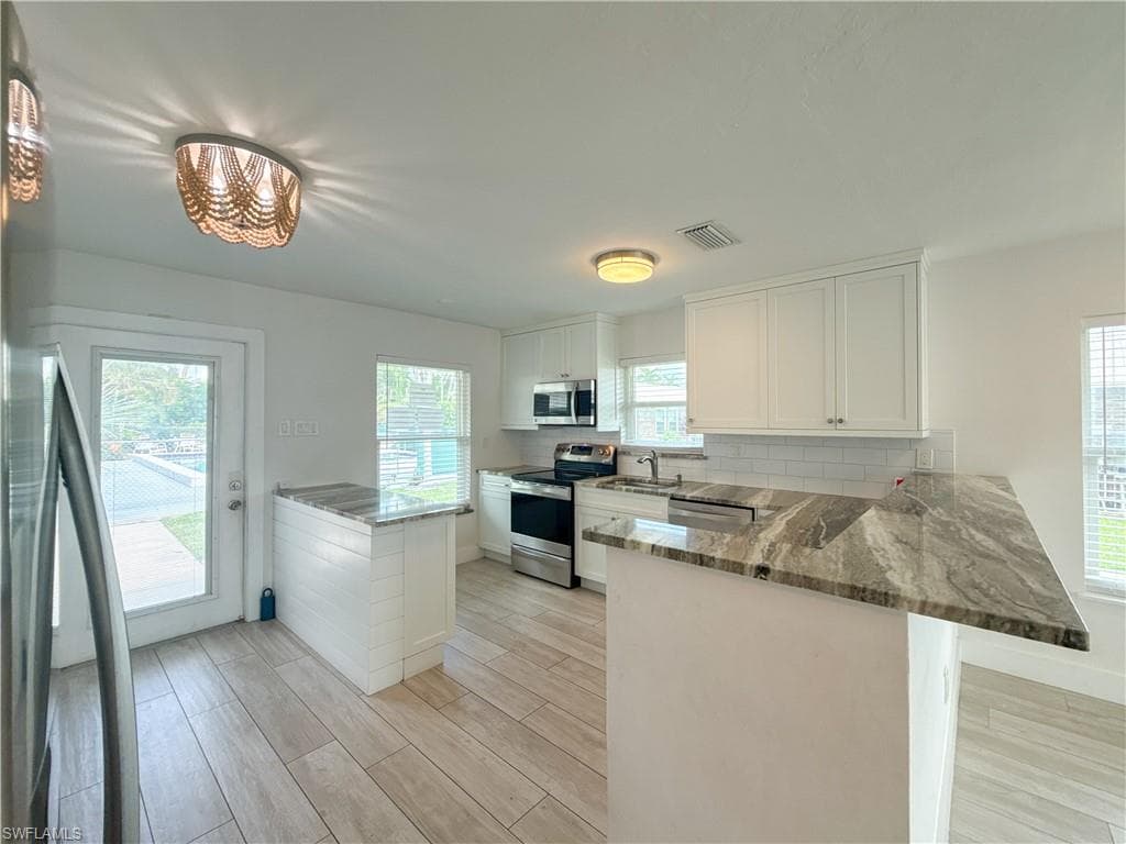 2846 Arbutus ST C2-4