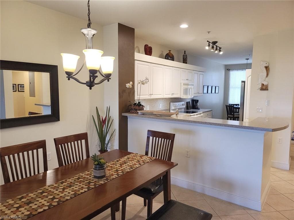 11041 Gulf Reflections DR 305-7