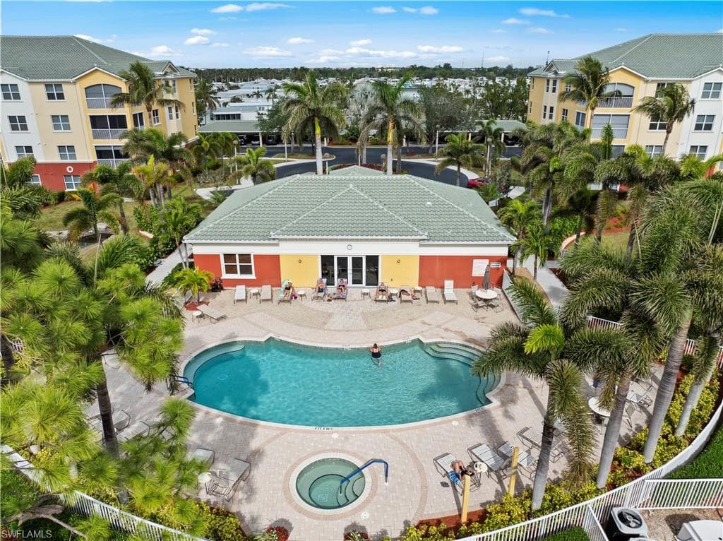 11041 Gulf Reflections DR 305-20