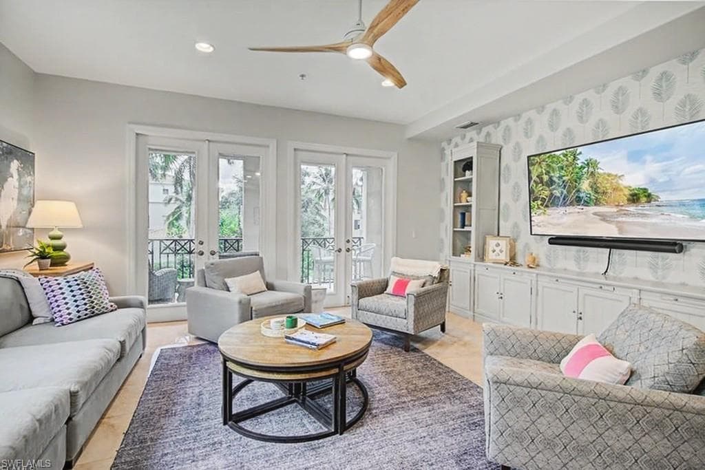 2855 Tiburon BLVD E 102-12