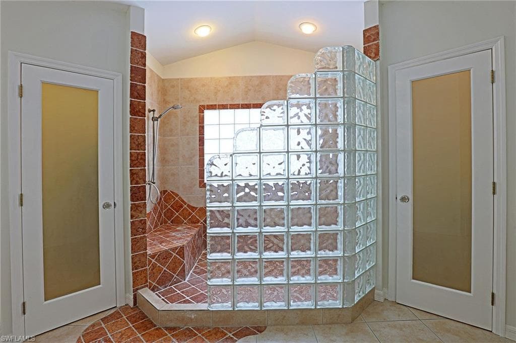1353 Stadler DR-19