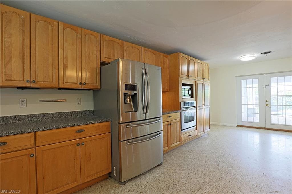 1353 Stadler DR-8