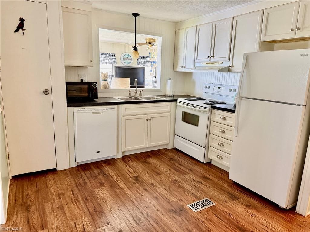 206 Brandywine LN-3