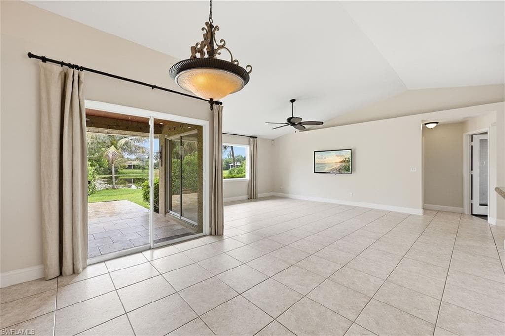 1073 Alhambra CIR-21